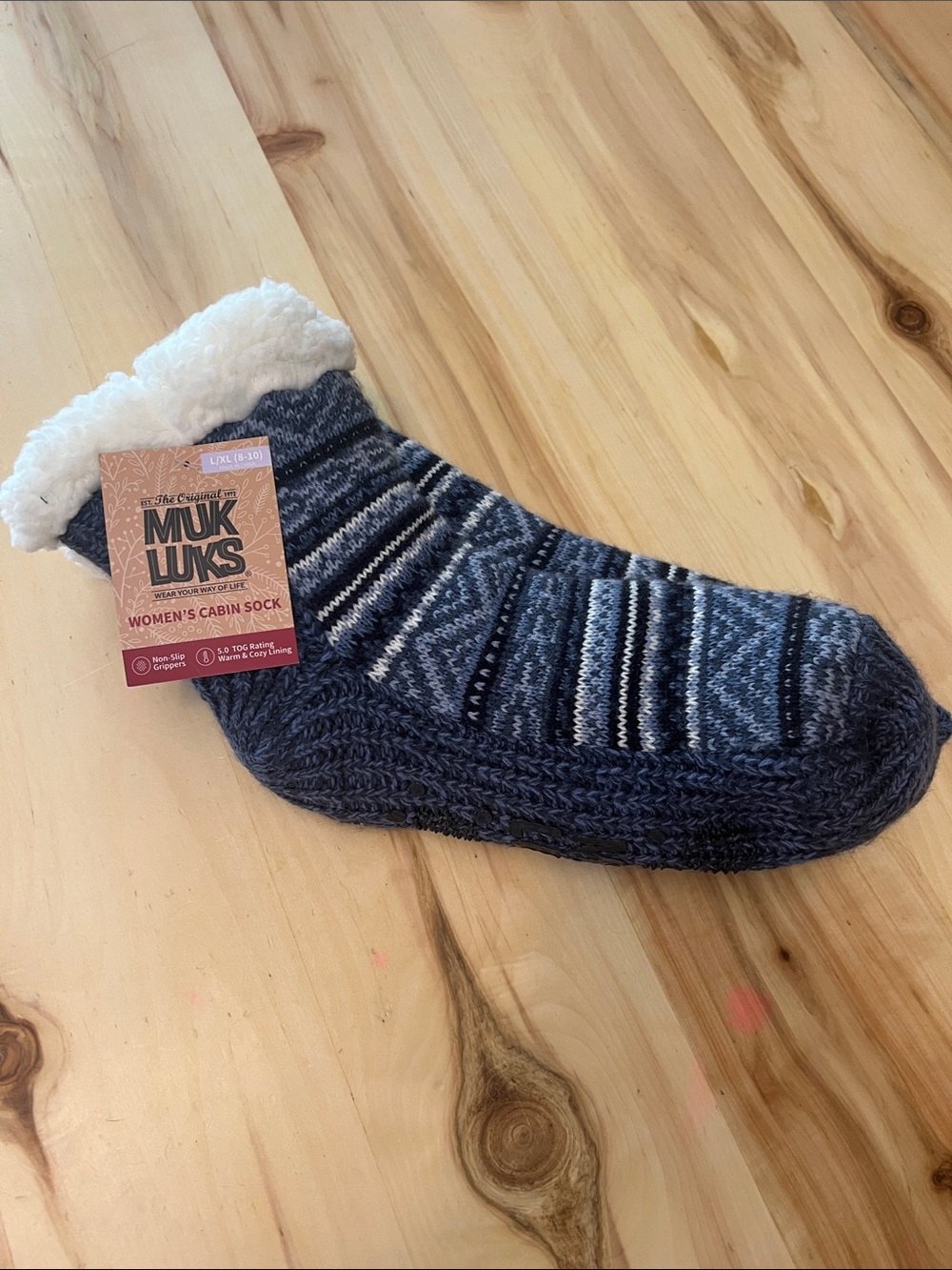 Muk Luks Wimen’s Cabin Sock - Navy and White Patterned Cozy Lined Sock